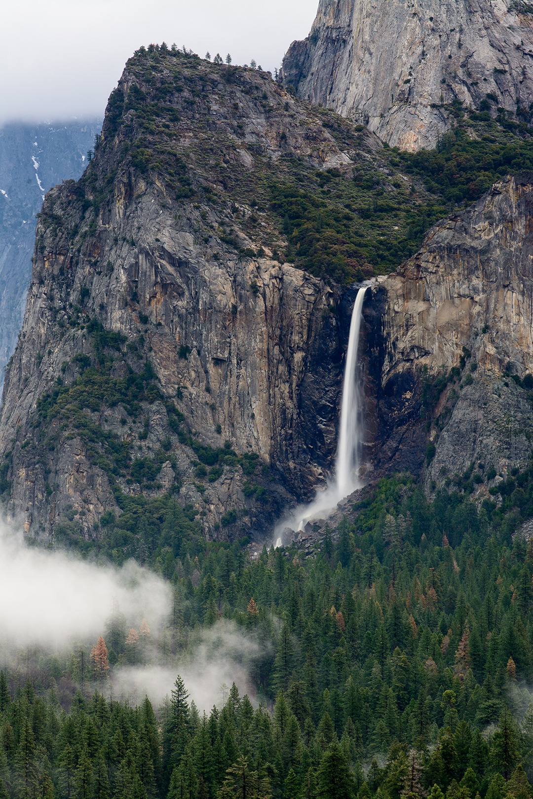 Bridalveil Fall as seen from Tunnel View