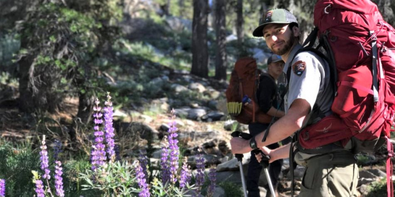 Wilderness Education Center student ranger Rob led a group of incoming UC Merced freshmen on a backpacking trip in Yosemite. Photo: NPS